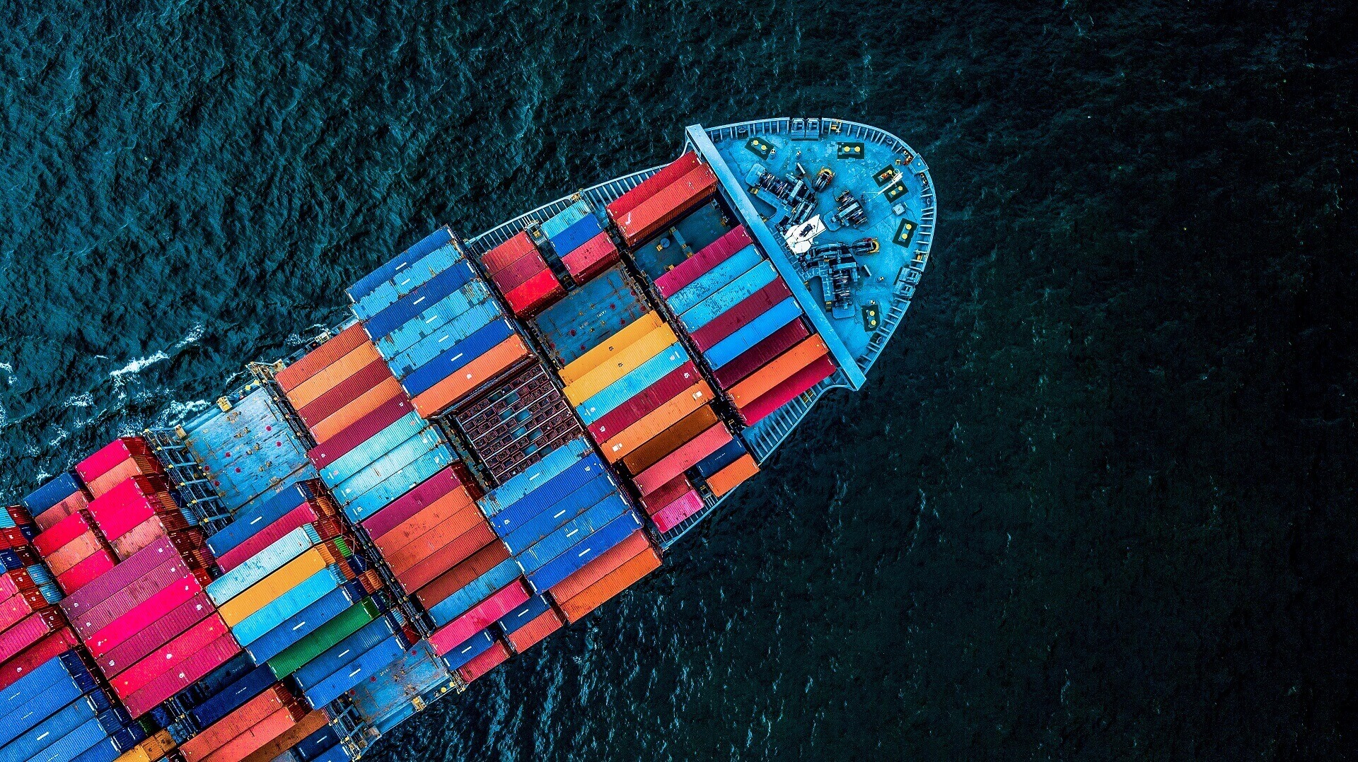 lack of personnel prevents shipping with container ships and therefore also the maintenance of supply chains