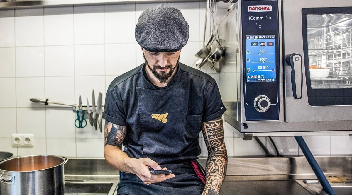 Modern kitchen equipment can be monitored using smartphones 